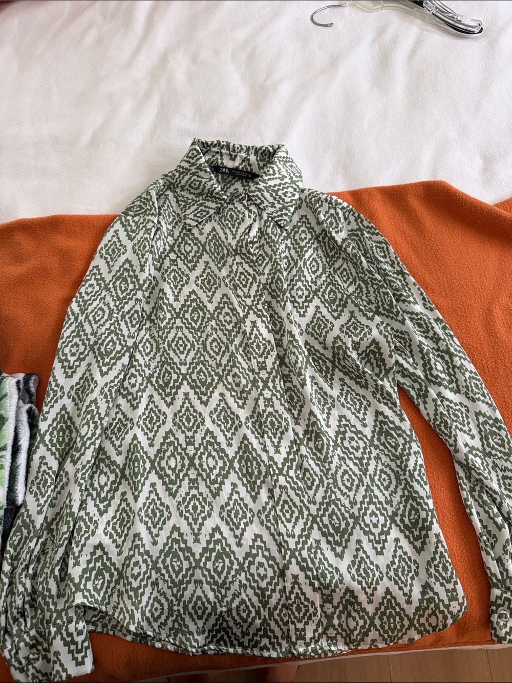 Zara Green and White Geometric Crewneck Sweater